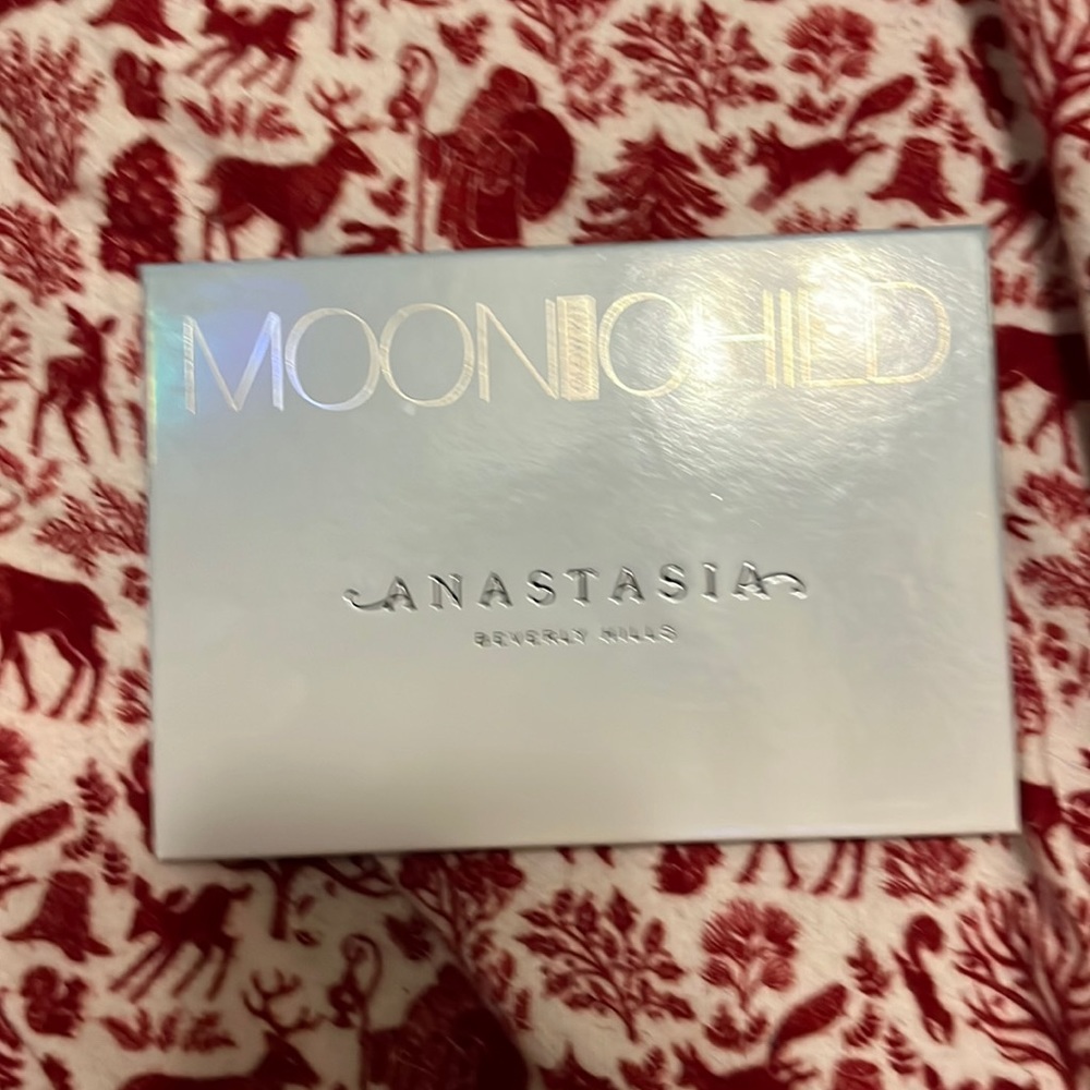Anastasia Moonchild Glowkit